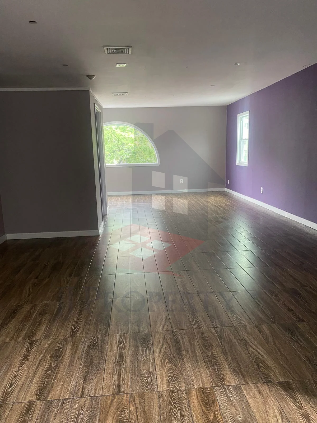 🏢 Commercial Space for Rent – 319 Pocasset Ave, 2nd Floor