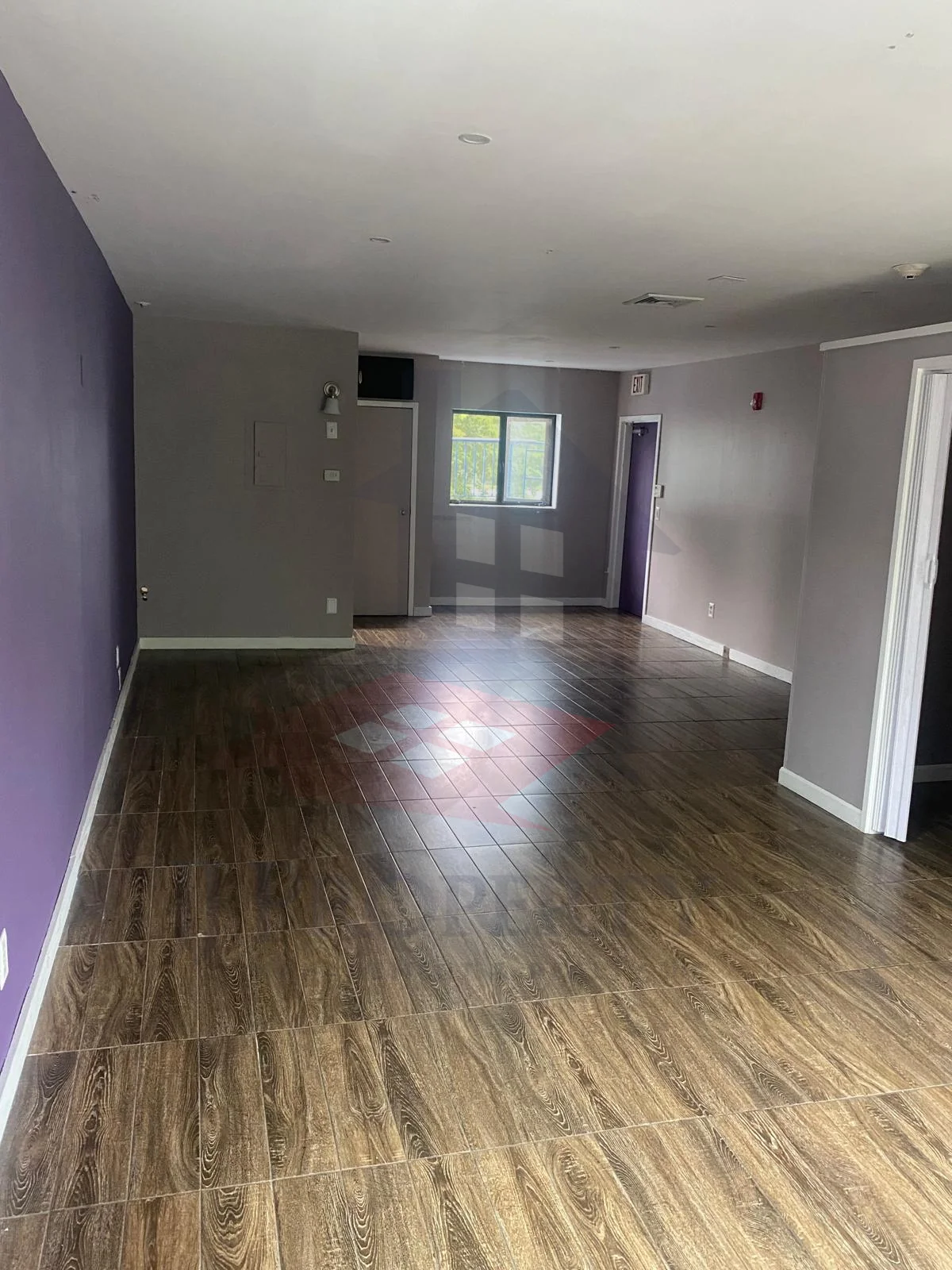 🏢 Commercial Space for Rent – 319 Pocasset Ave, 2nd Floor
