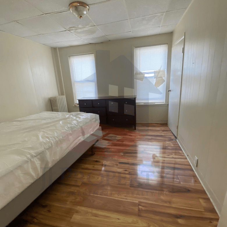 ROOMS FOR RENT – 139 Early St, Providence, RI 02907 🏡