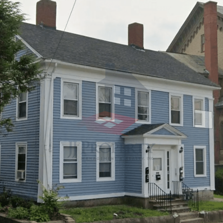 🏡 3-Bedroom Townhouse – Great for Roommates!