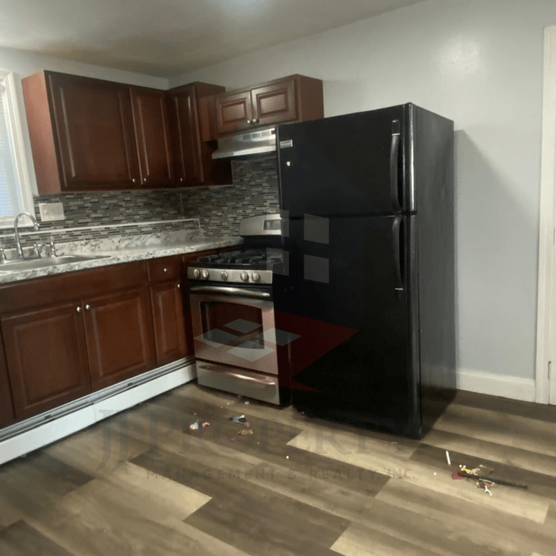 🏠 2 Bedroom Apartment – Unit 2 (First Floor)
