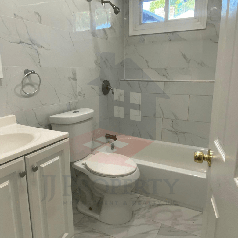 🏠 2 Bedroom Apartment – Unit 2 (First Floor)