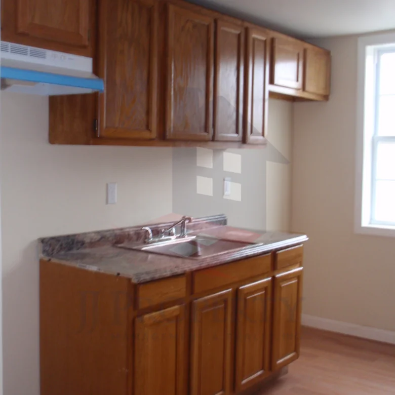 🏠 2 Bedroom Apartment – 3rd Floor