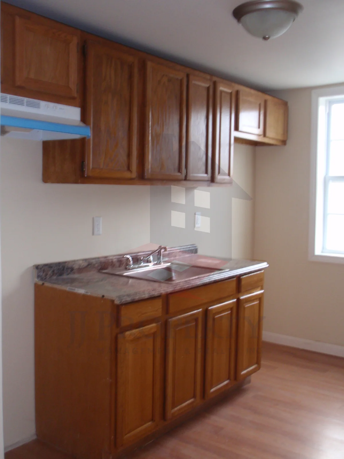🏠 2 Bedroom Apartment – 3rd Floor