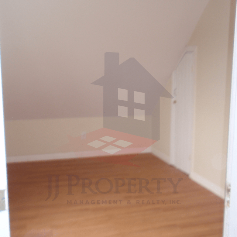 🏠 2 Bedroom Apartment – 3rd Floor