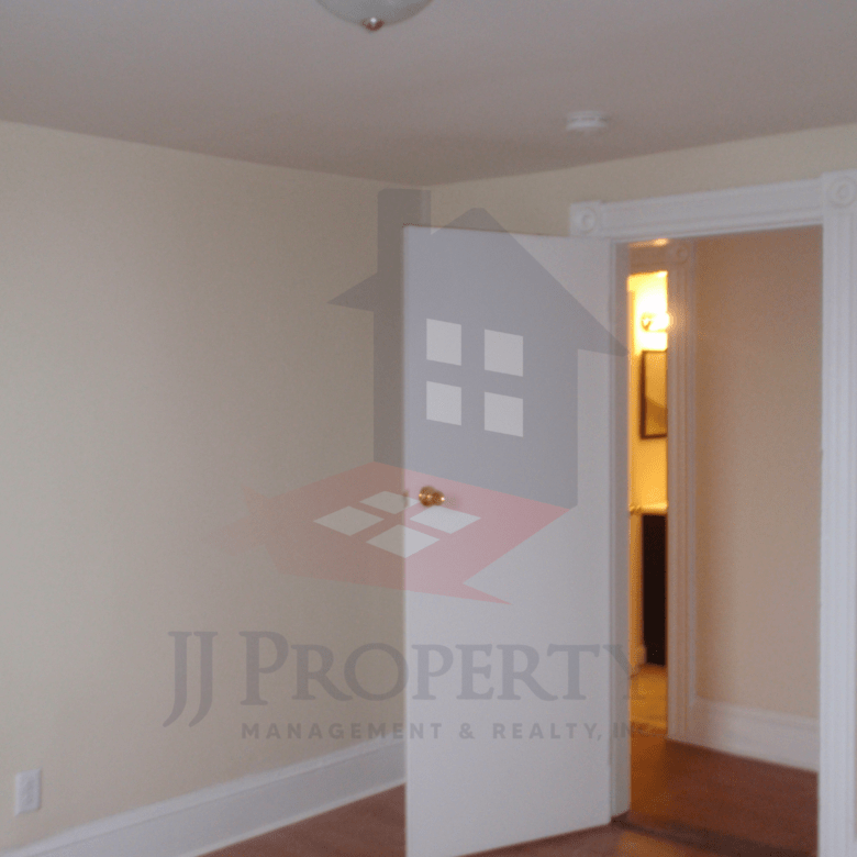 🏠 2 Bedroom Apartment – 3rd Floor