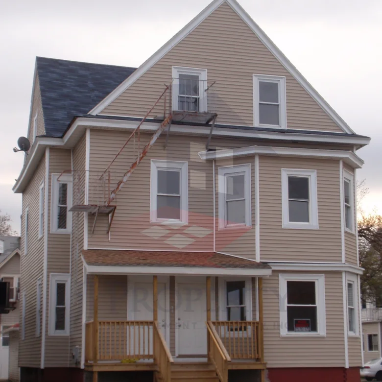🏠 2 Bedroom Apartment – 3rd Floor