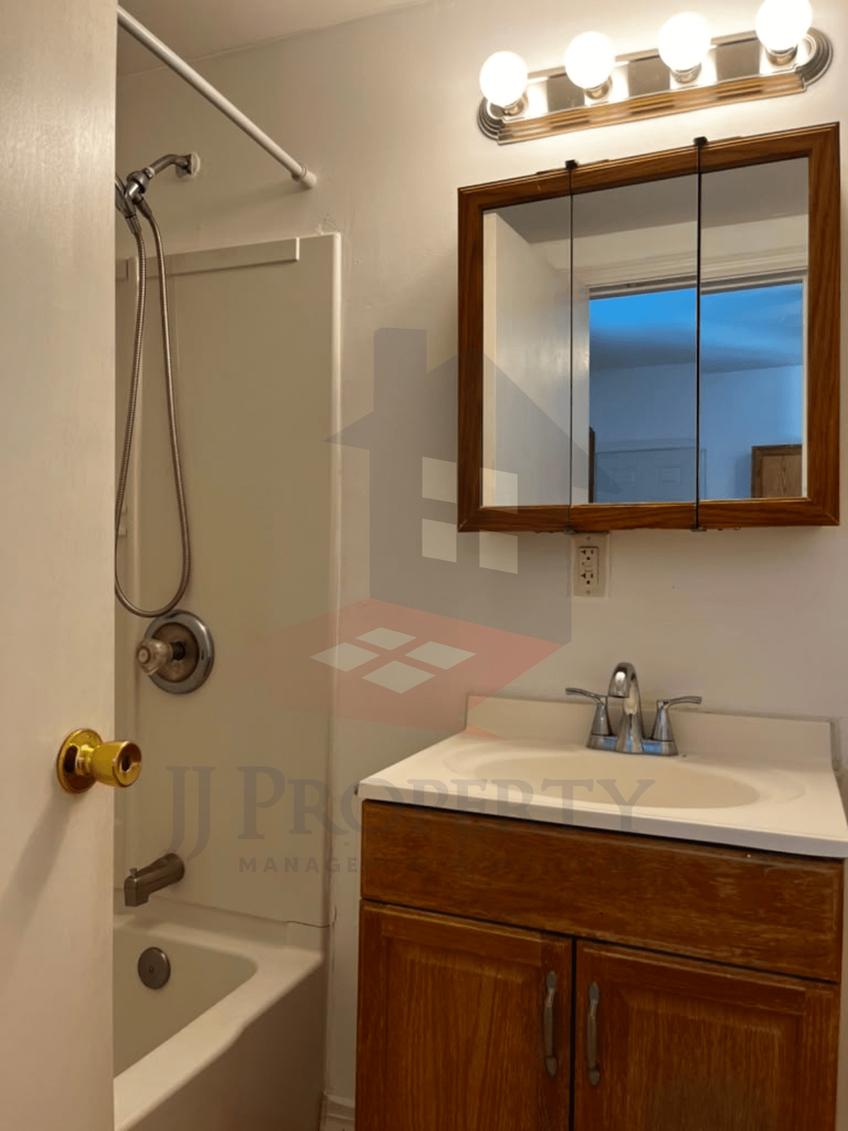 ✨ 2-Bedroom Apartment Available – Second Floor
