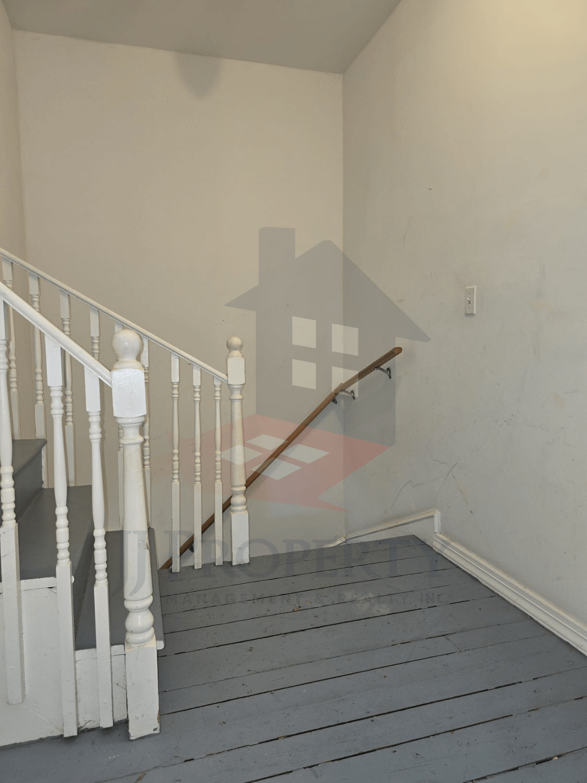 ✨ 2-Bedroom Apartment Available – Second Floor