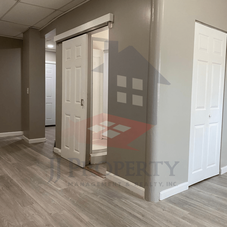 🏡 Beautiful Studio Apartment – First Floor!