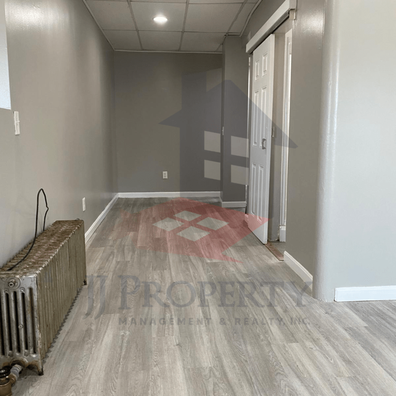 🏡 Beautiful Studio Apartment – First Floor!