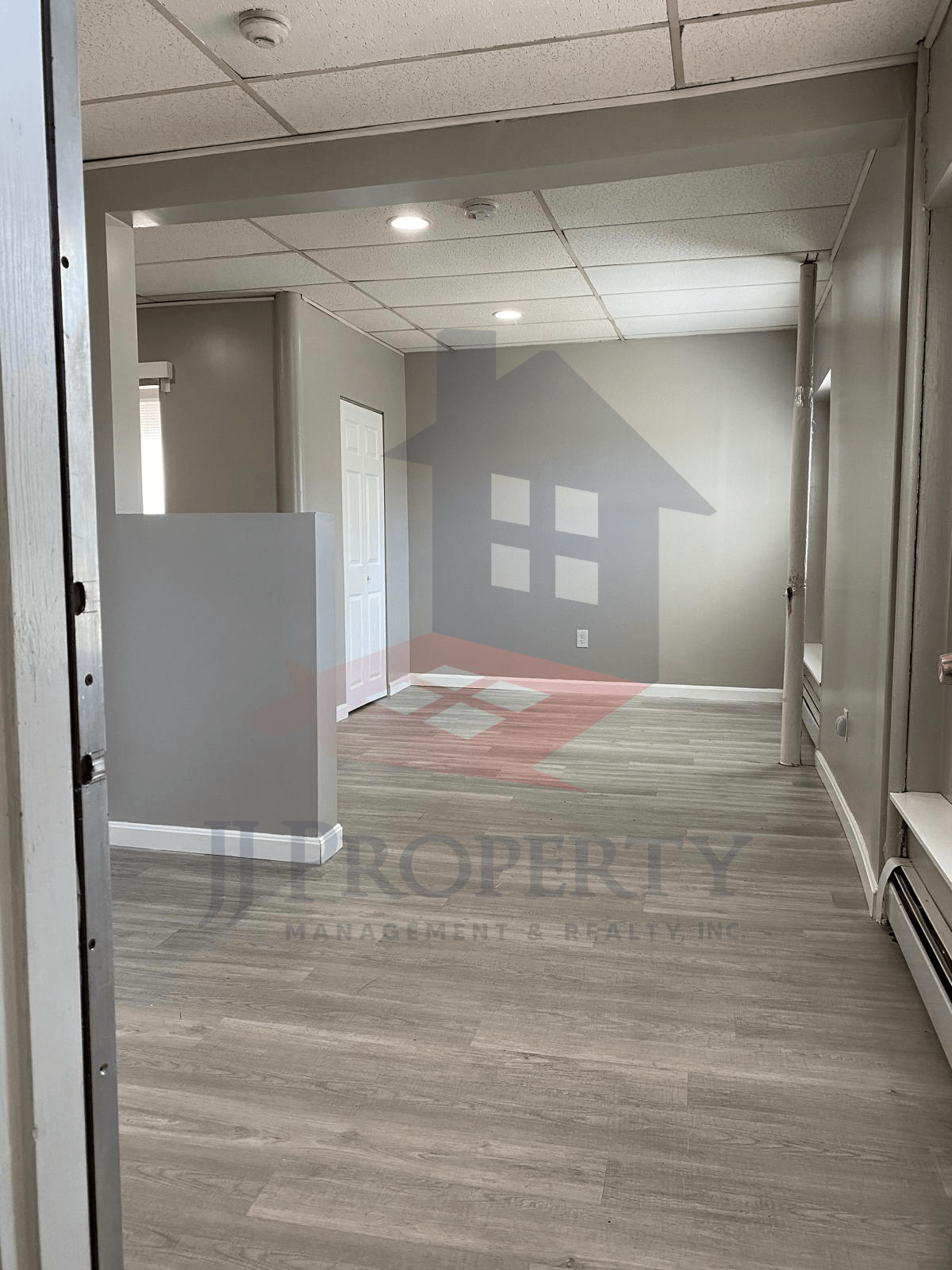 🏡 Beautiful Studio Apartment – First Floor!