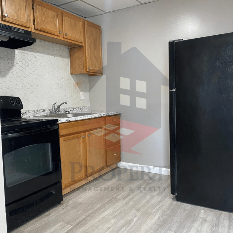 🏡 Beautiful Studio Apartment – First Floor!
