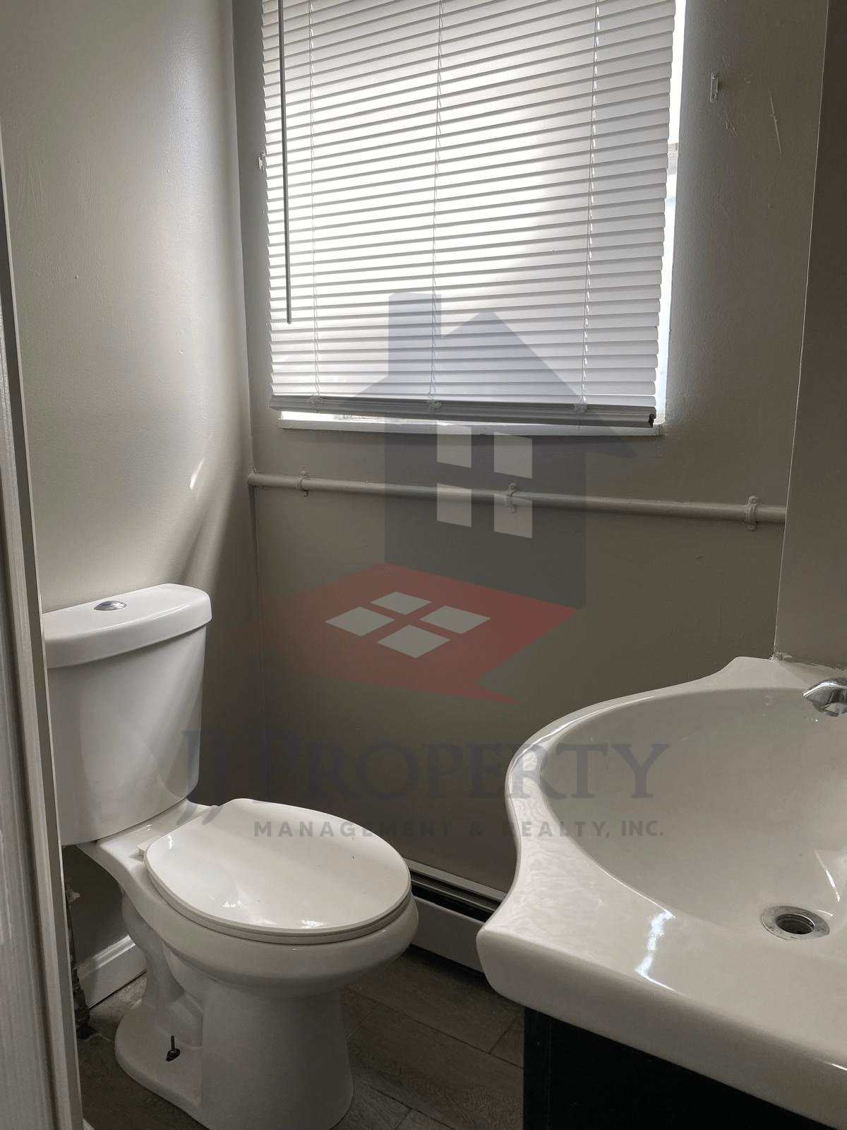 🏡 Beautiful Studio Apartment – First Floor!