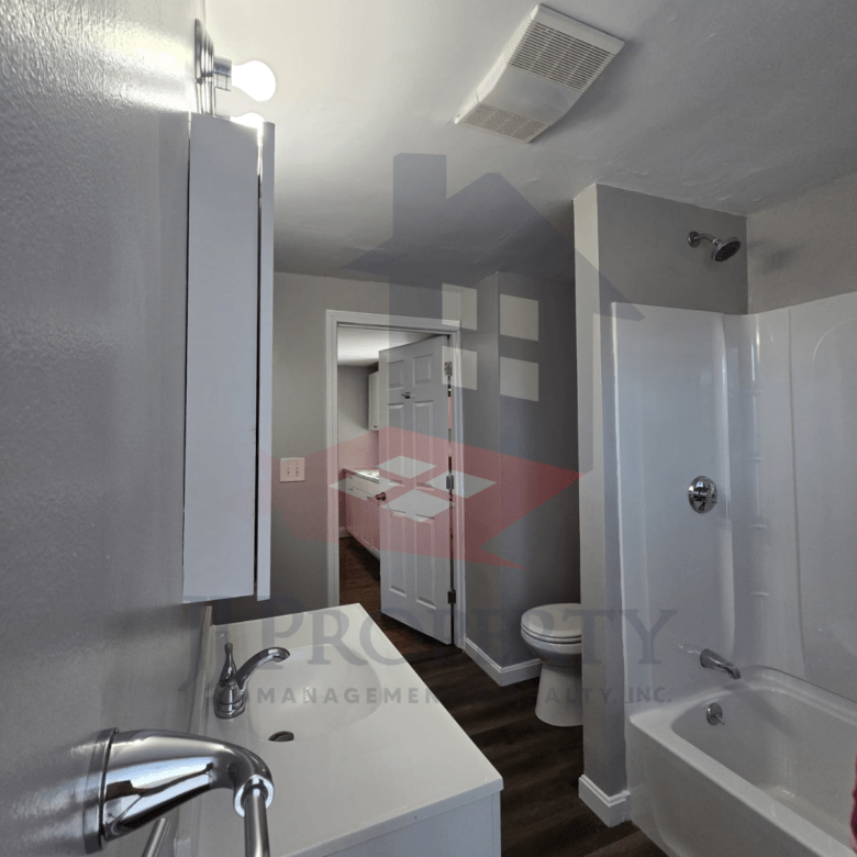🏡 3-Bedroom Townhouse – Great for Roommates!