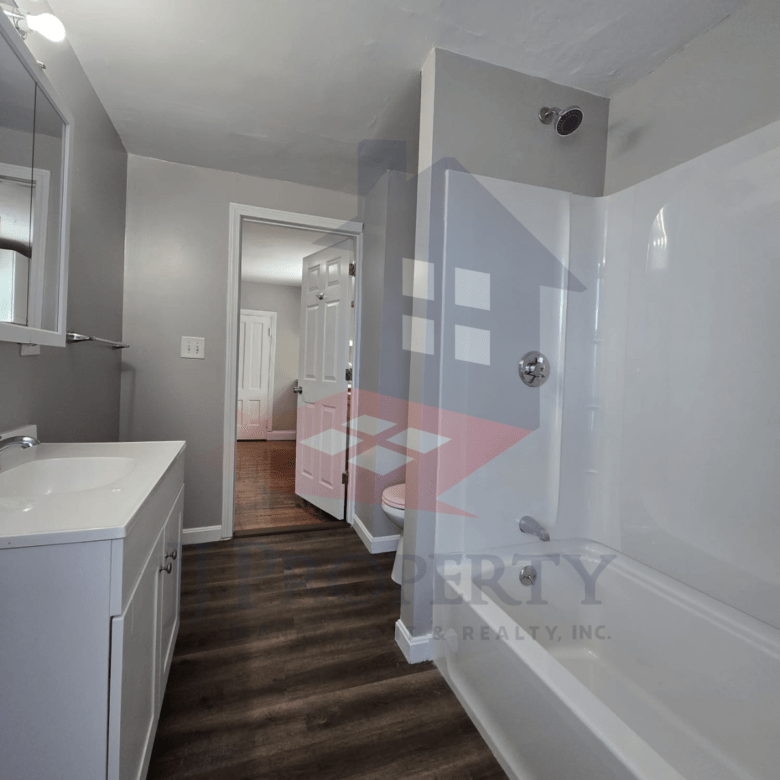 🏡 3-Bedroom Townhouse – Great for Roommates!