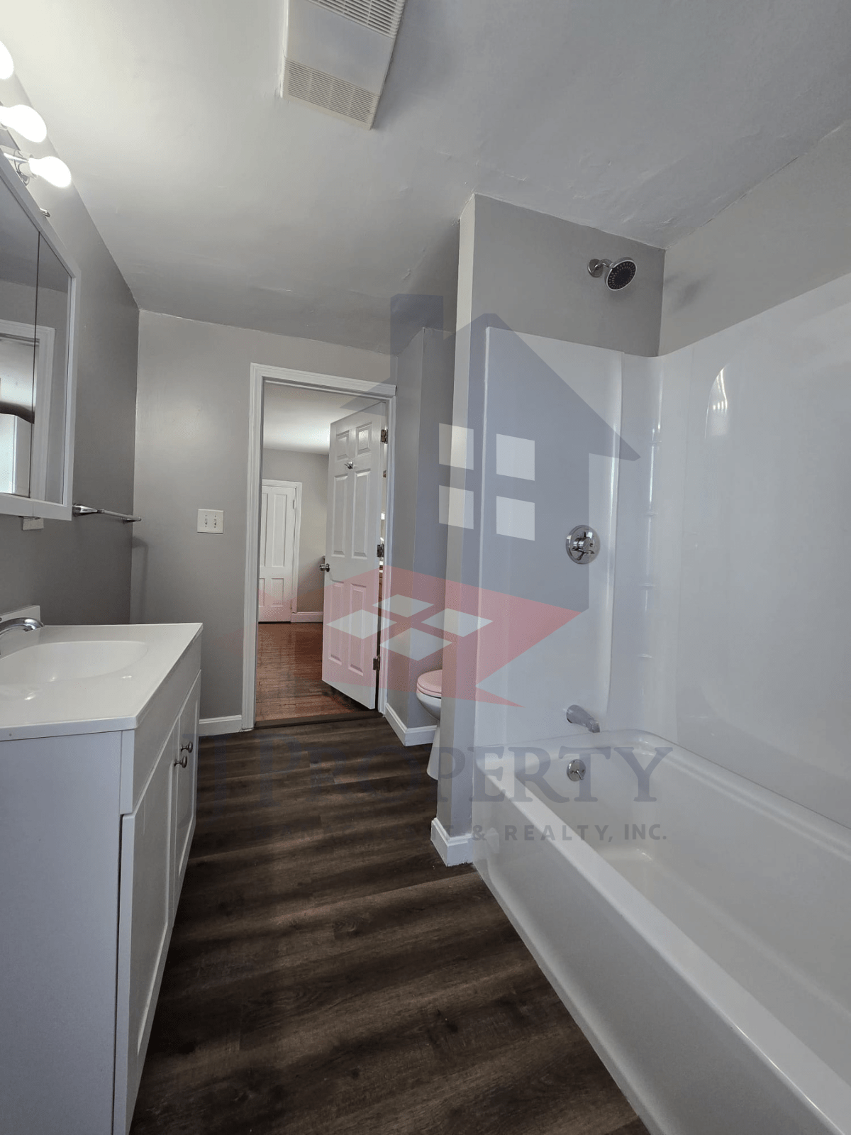 🏡 3-Bedroom Townhouse – Great for Roommates!
