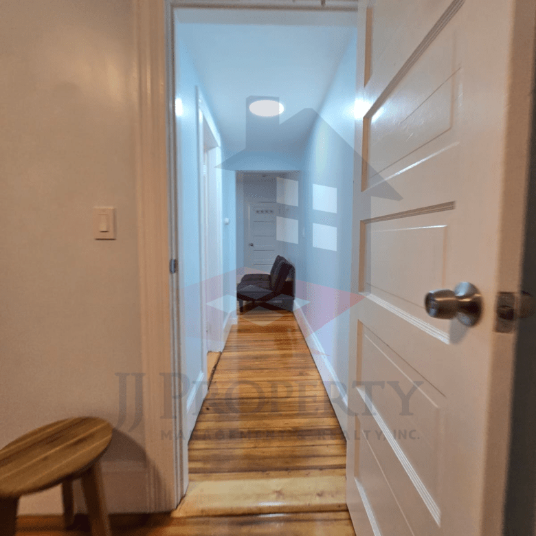 🏠 1st Floor – 1 Bedroom/Studio