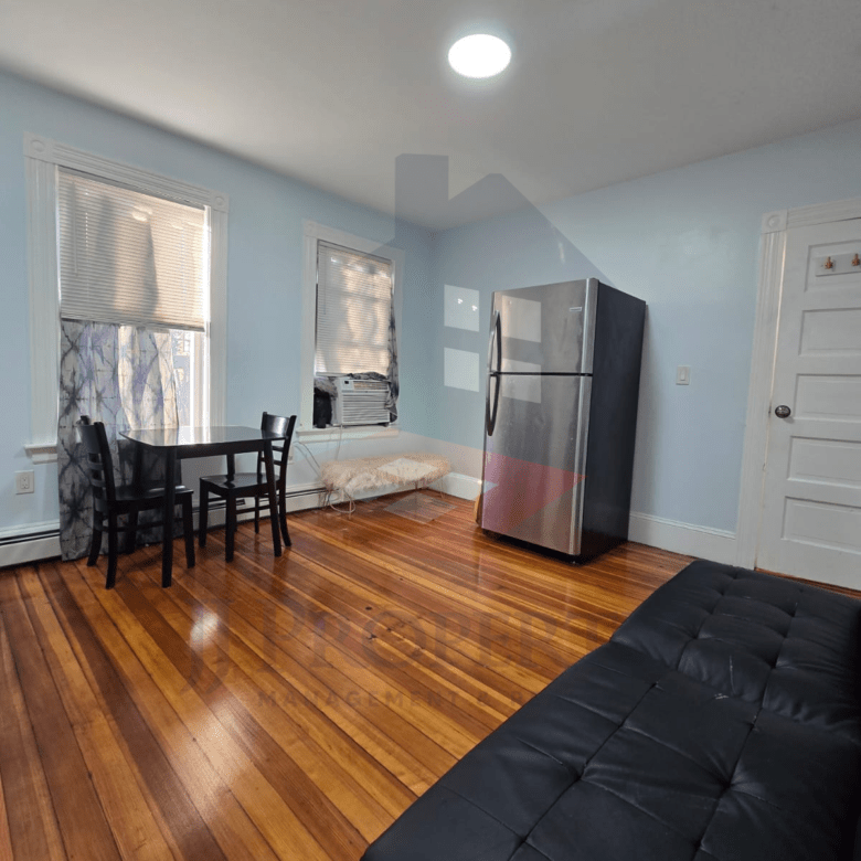 🏠 1st Floor – 1 Bedroom/Studio
