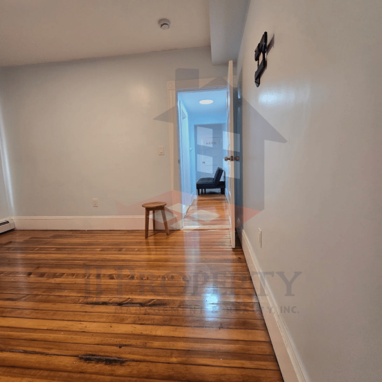 🏠 1st Floor – 1 Bedroom/Studio