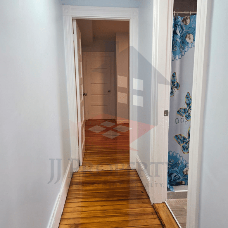 🏠 1st Floor – 1 Bedroom/Studio