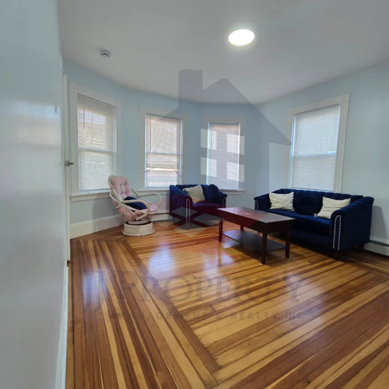 🏠 2nd Floor – 2 Bedrooms