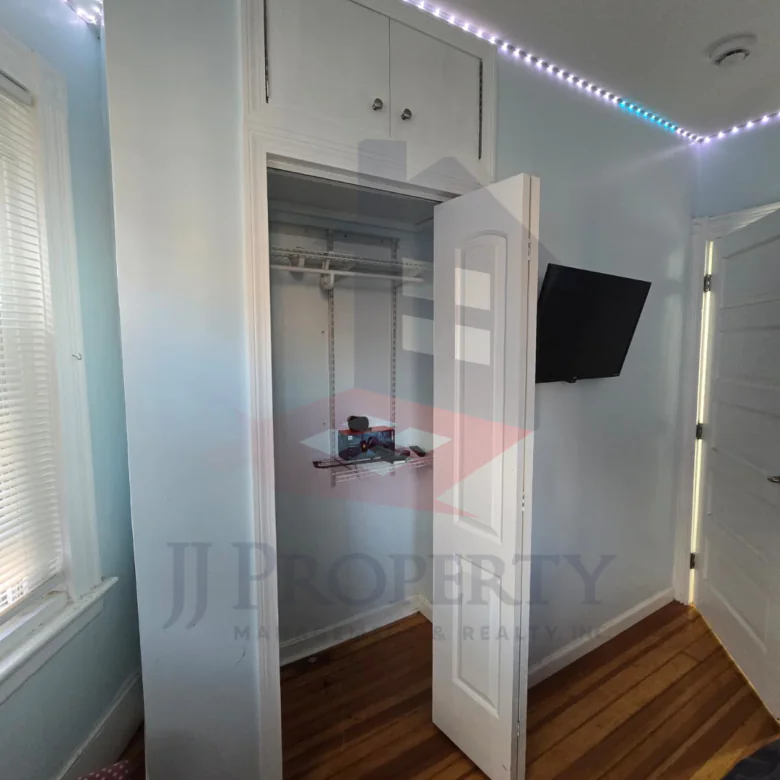 🏠 2nd Floor – 2 Bedrooms