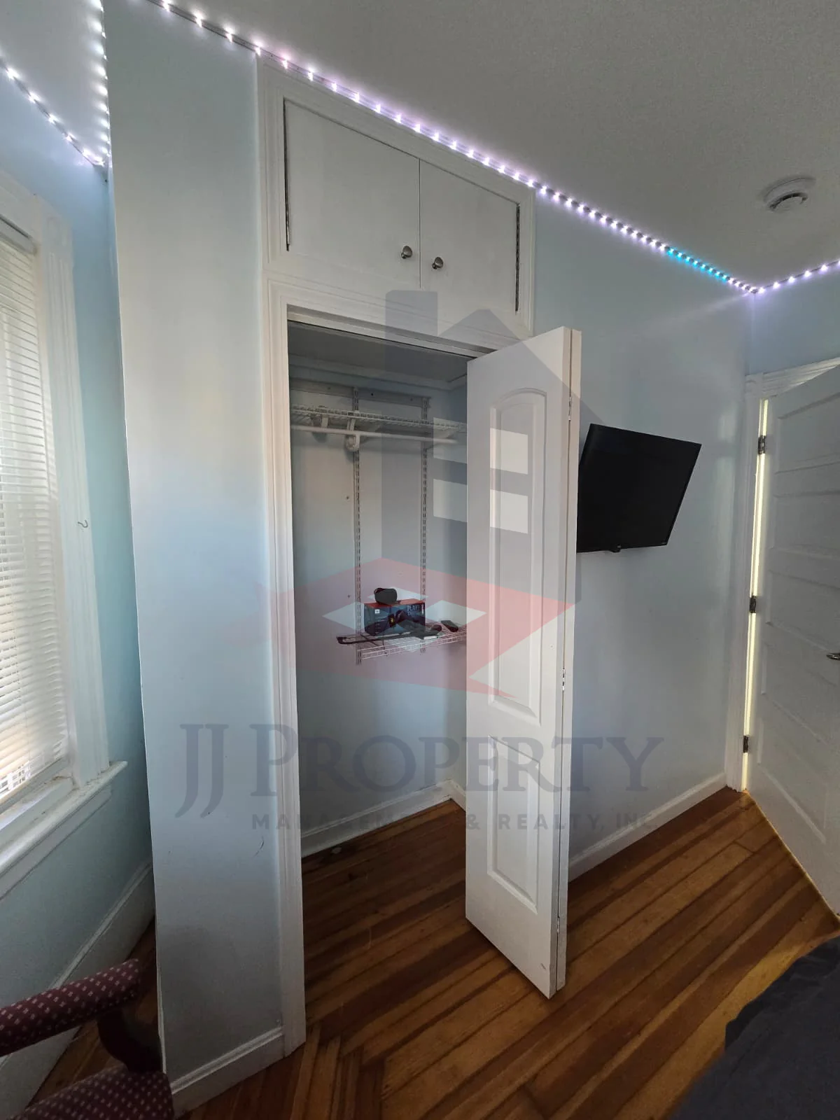 🏠 2nd Floor – 2 Bedrooms