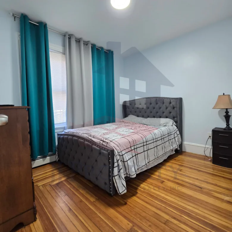 🏠 2nd Floor – 2 Bedrooms