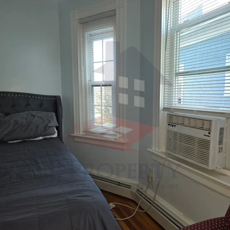 🏠 2nd Floor – 2 Bedrooms