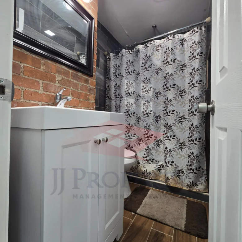 🏠 2nd Floor – 2 Bedrooms