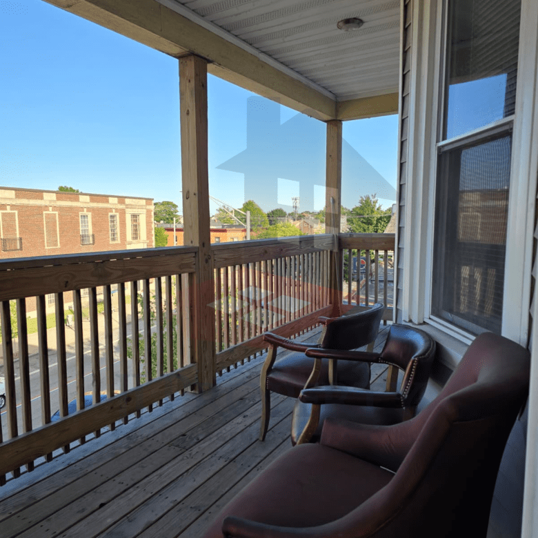 🏠 3rd Floor – 1 Bedroom/Studio