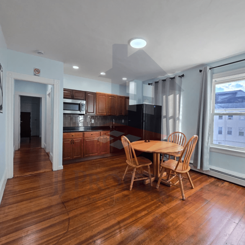 🏠 3rd Floor – 1 Bedroom/Studio