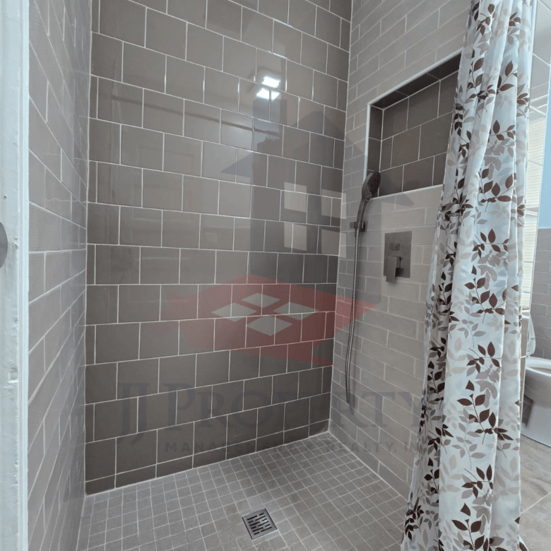 🏠 3rd Floor – 1 Bedroom/Studio