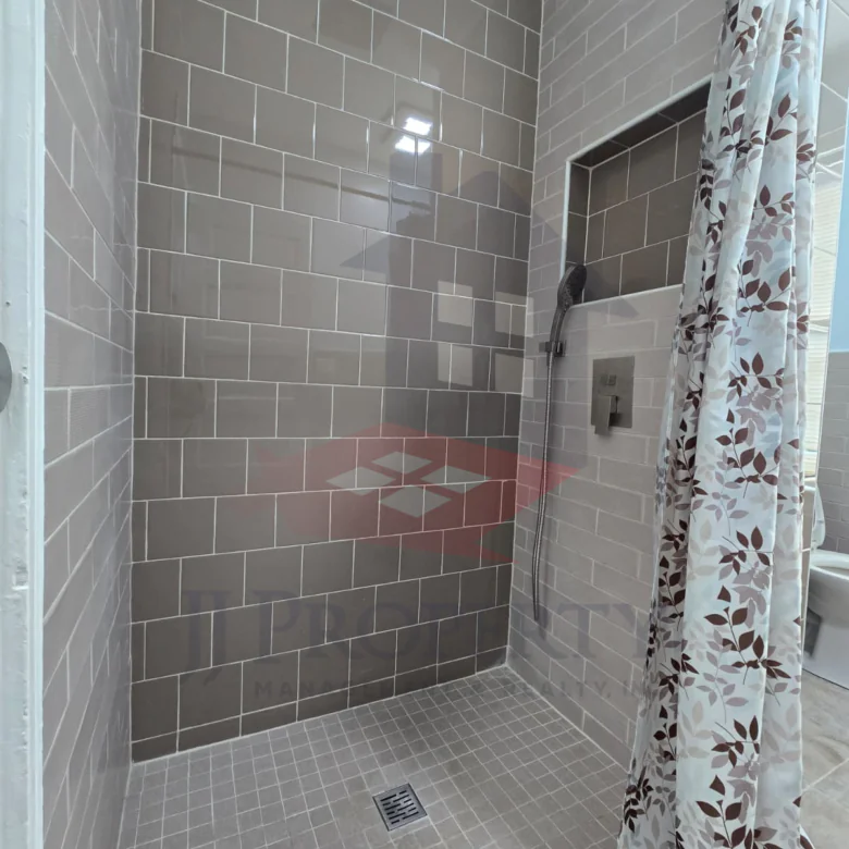 🏠 3rd Floor – 1 Bedroom/Studio