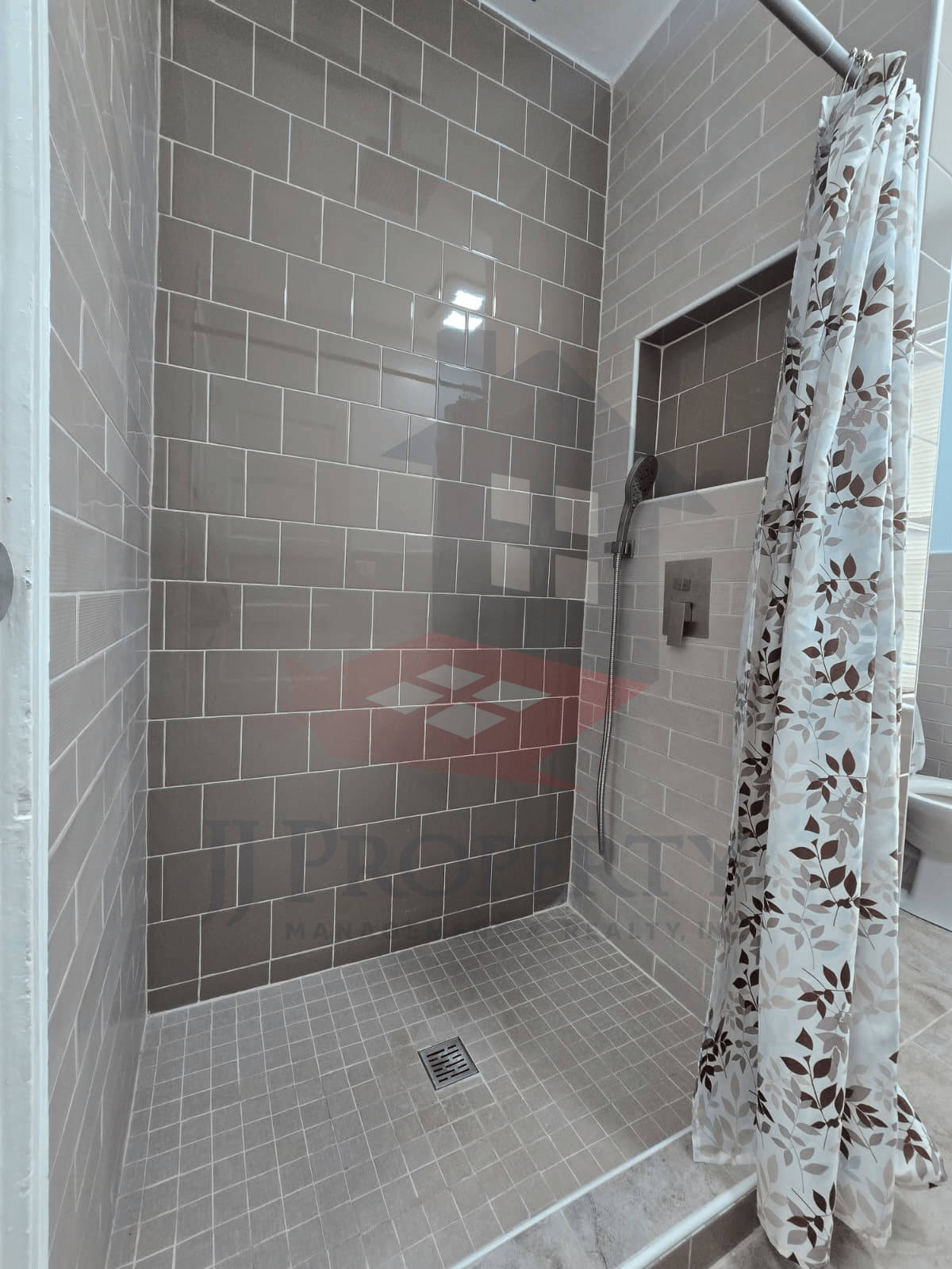 LOGO+PROPERTY PIC HORIZONTAL – 2026-08-28T162215.052 🏠 3rd Floor – 1 Bedroom/Studio