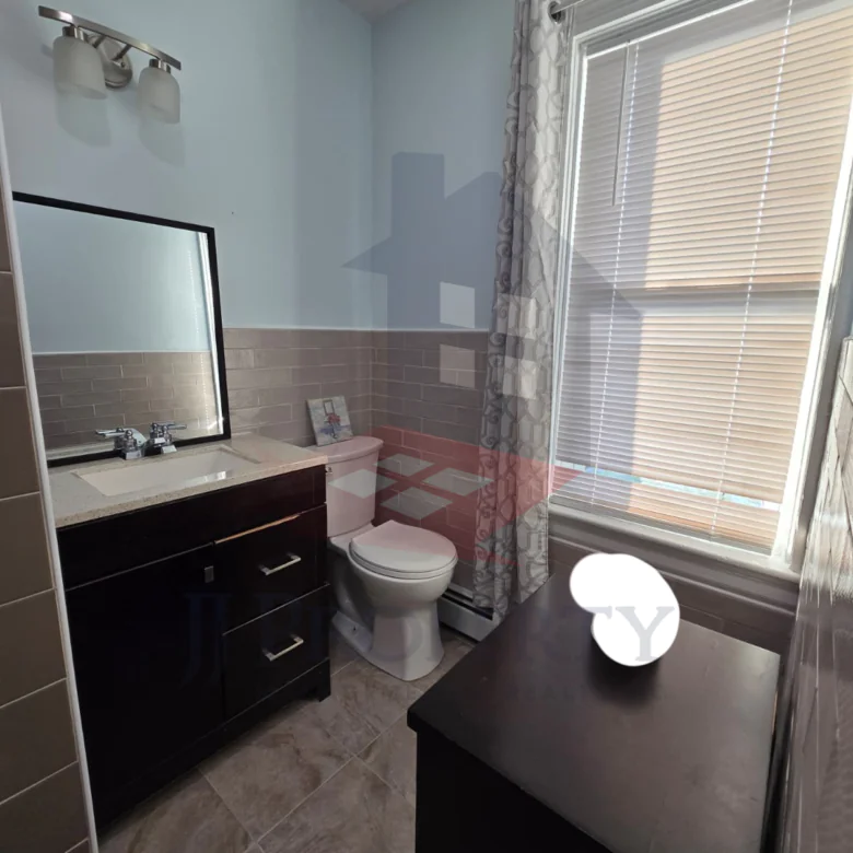 🏠 3rd Floor – 1 Bedroom/Studio