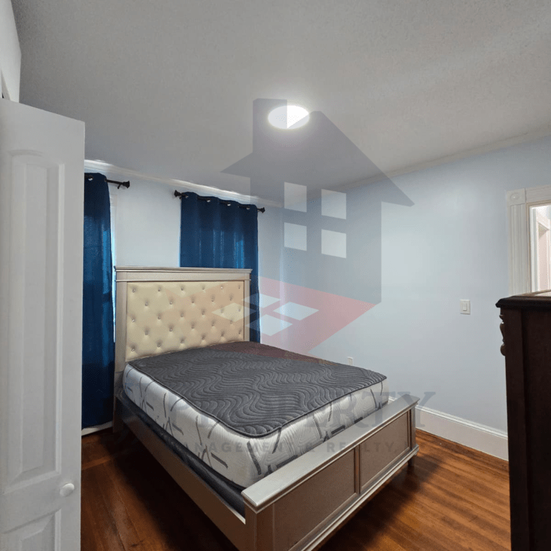 🏠 3rd Floor – 1 Bedroom/Studio