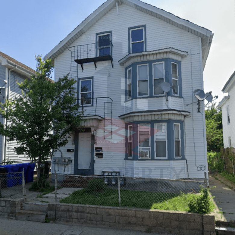 🏡 2-Bedroom Apartment – First Floor
