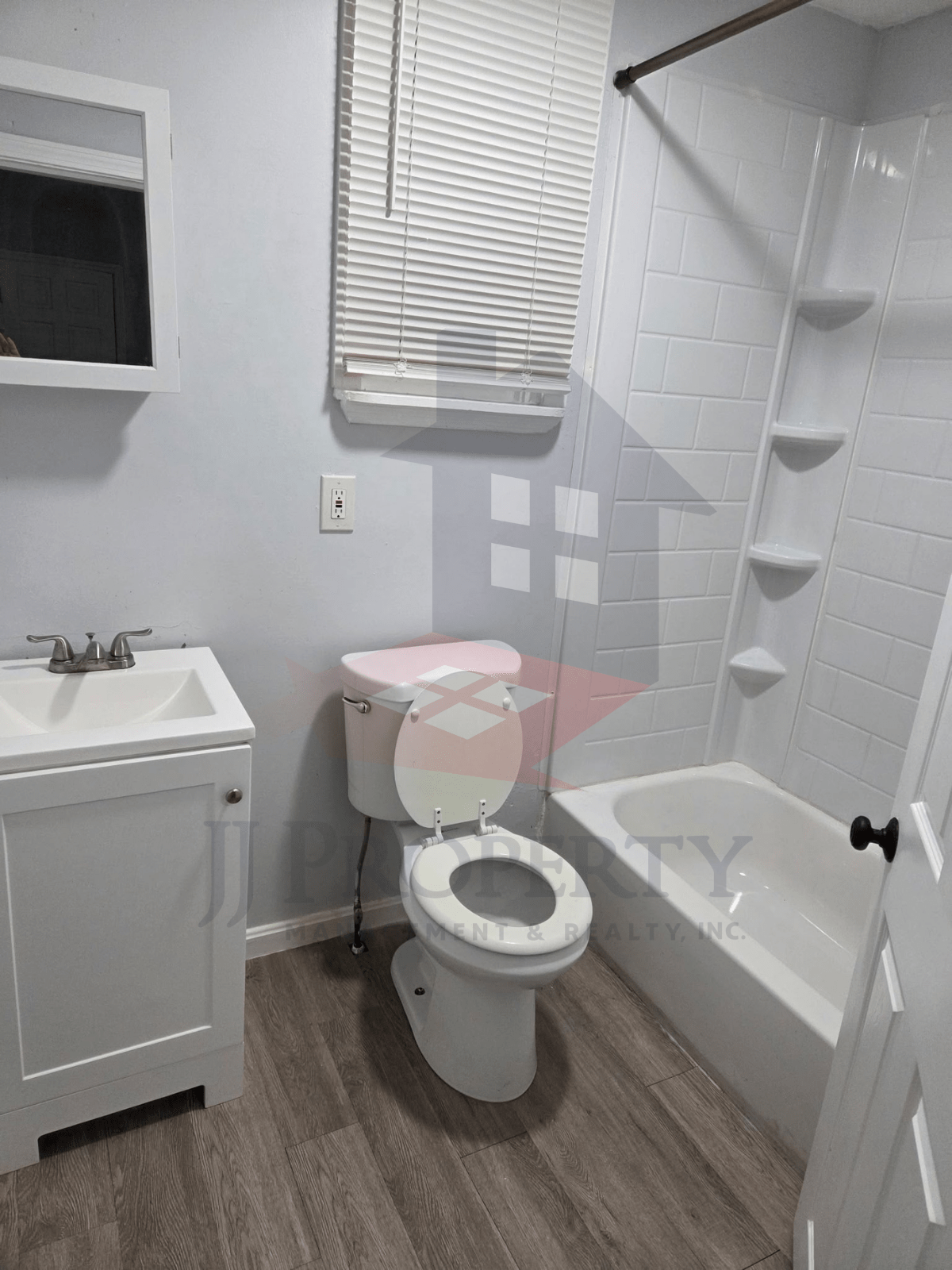 🏡 2-Bedroom Apartment – First Floor