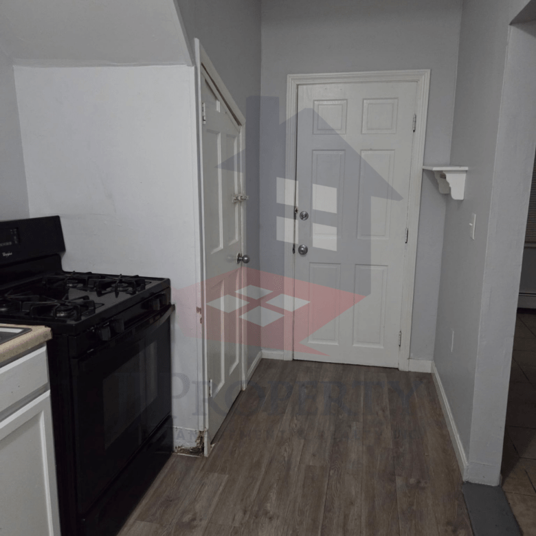 🏡 2-Bedroom Apartment – First Floor