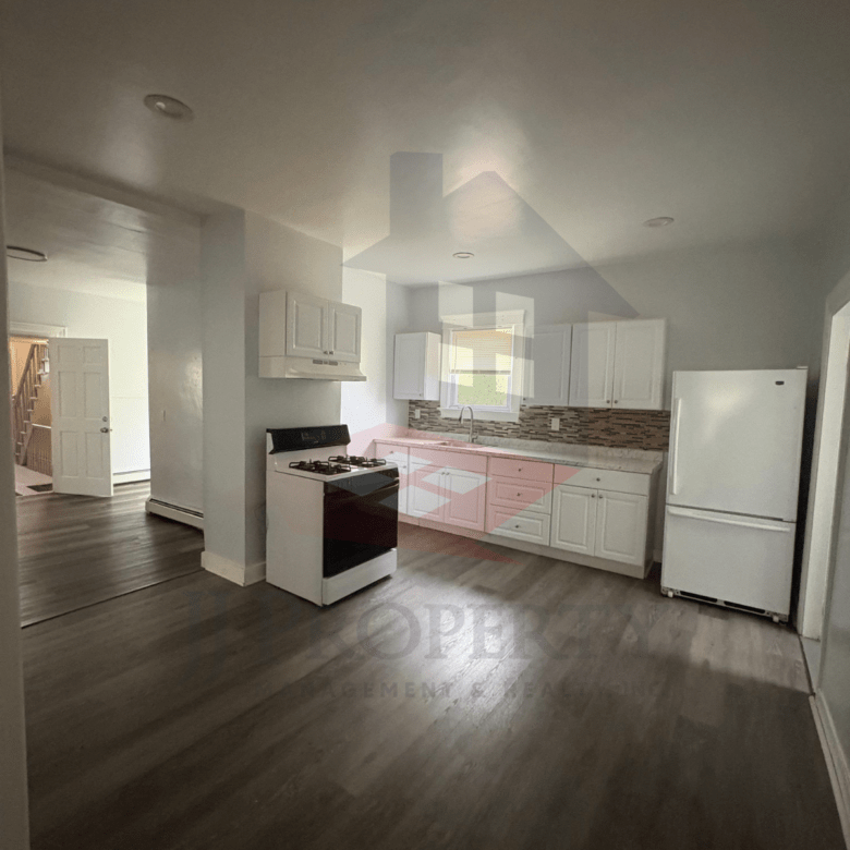🏠 3-Bedroom Apartment – Second Floor
