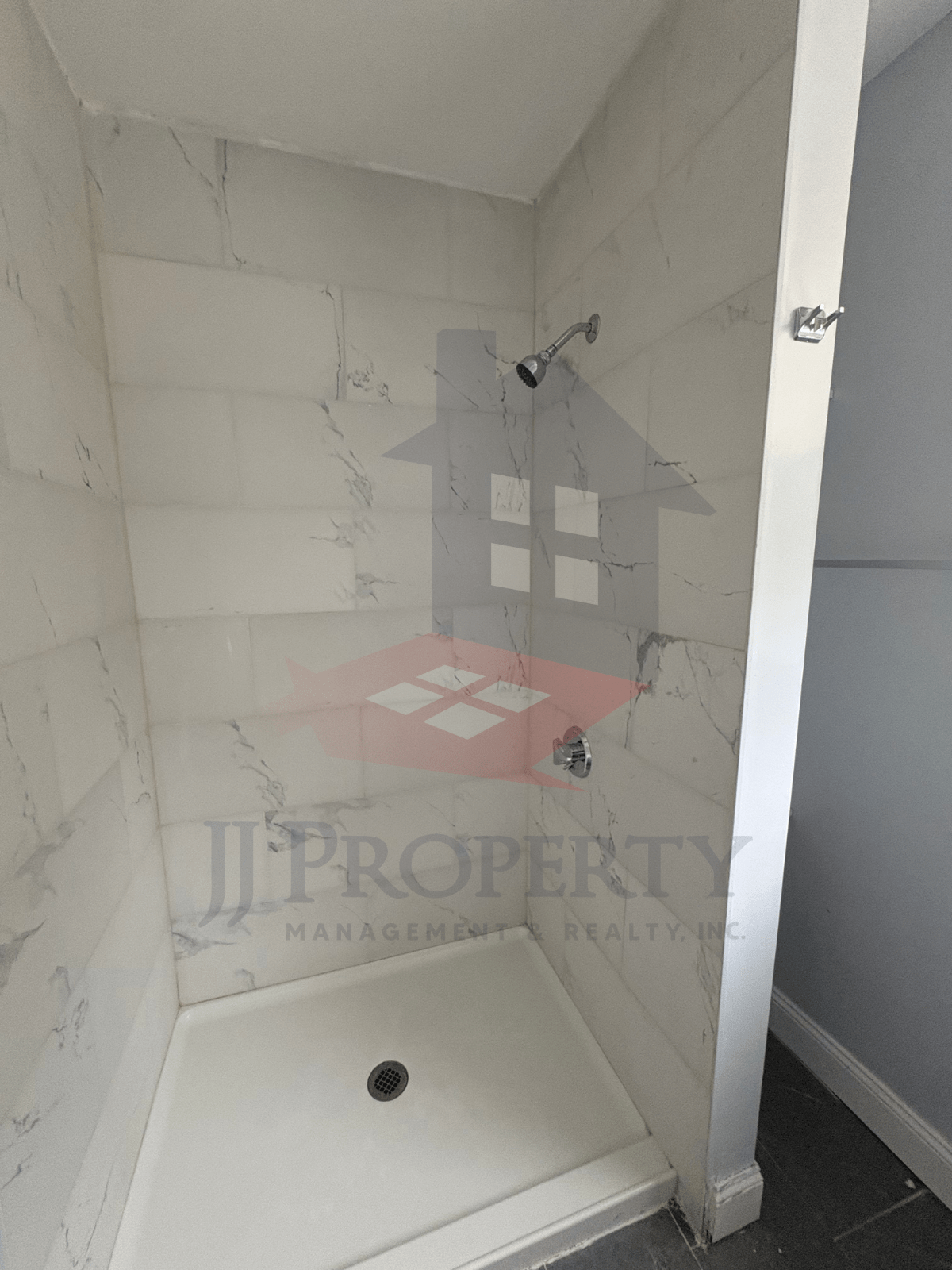 🏠 3-Bedroom Apartment – Second Floor