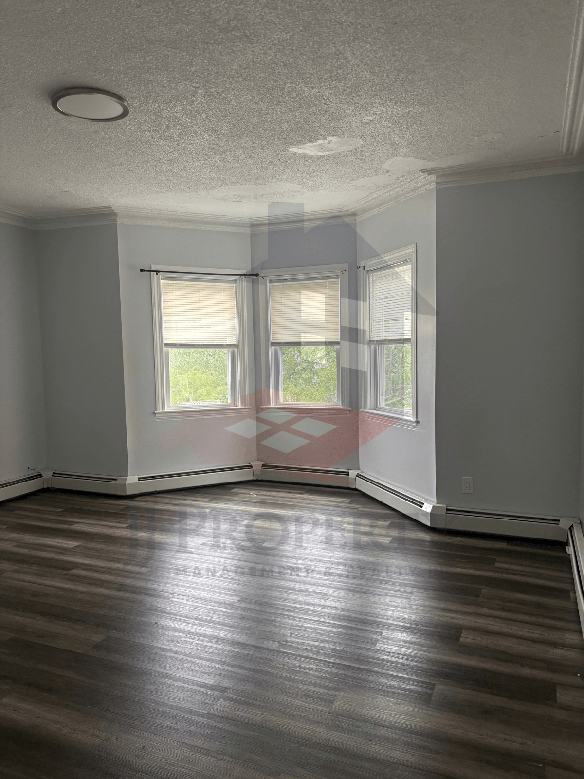 🏠 3-Bedroom Apartment – Second Floor