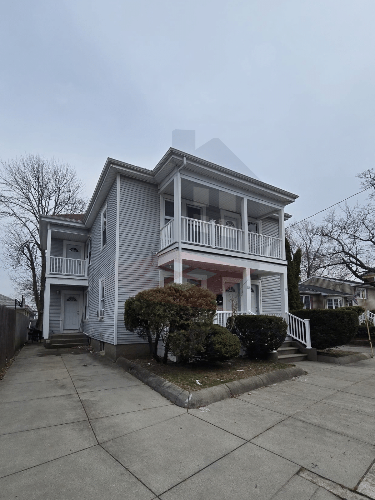 🏠 3-Bedroom Apartment – First Floor