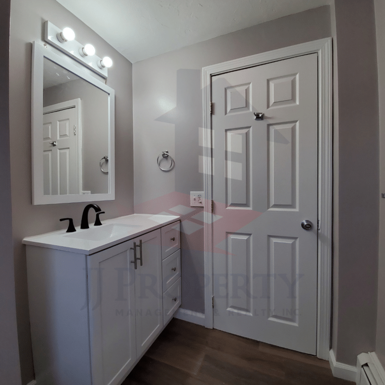 🏠 1 Bedroom Apartment – 1ST Floor