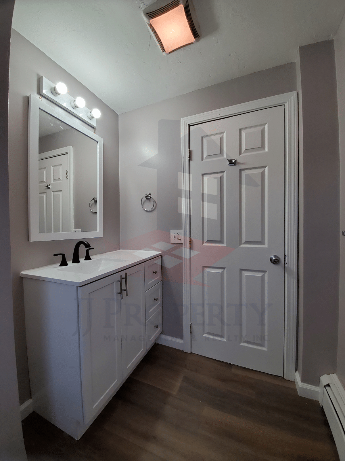 🏠 1 Bedroom Apartment – 1ST Floor