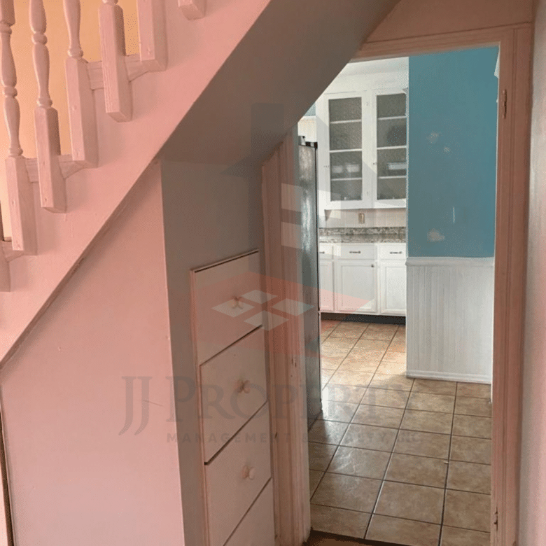 🏠 4-Bedroom Apartment – 2nd-Floor Townhouse