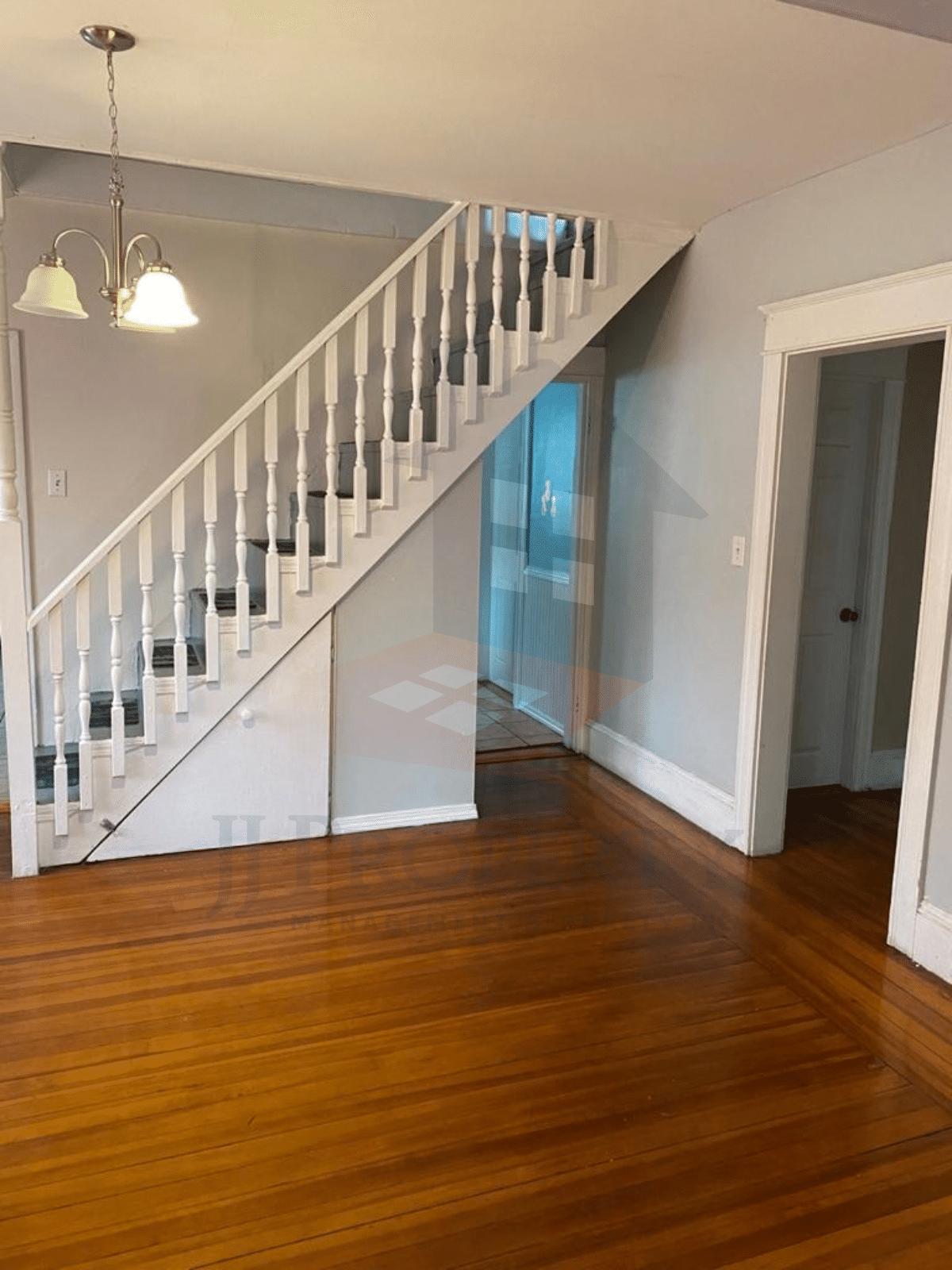 🏠 4-Bedroom Apartment – 2nd-Floor Townhouse