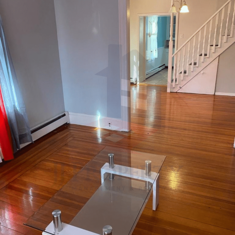 🏠 4-Bedroom Apartment – 2nd-Floor Townhouse